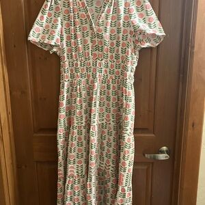 Chic V-Neck Floral Midi Dress